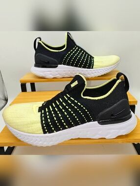 Nike React Phantom Run Flyknit 2 Black Volt CJ0280-004 Women’s Size 7.5